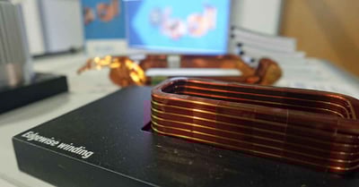 在这些高电流 DC 场景中，edgewise 扁平导体设计成为最优解...