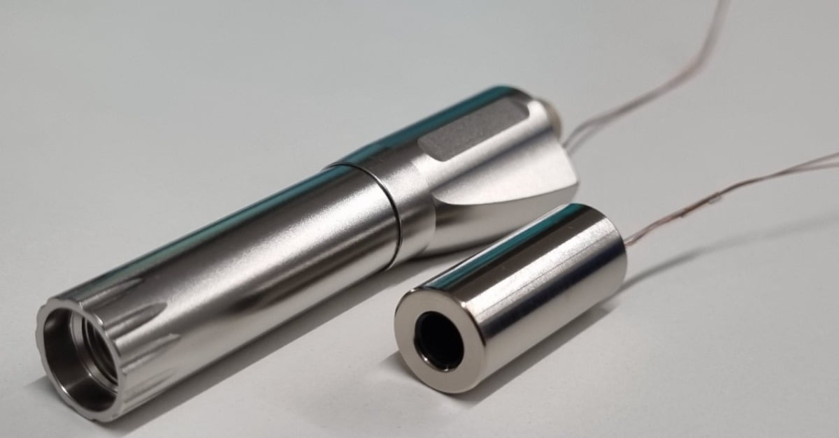科双集团为医疗技术制造商Bürki inno med生产的盘管（右），该盘管被浇铸在外壳中。